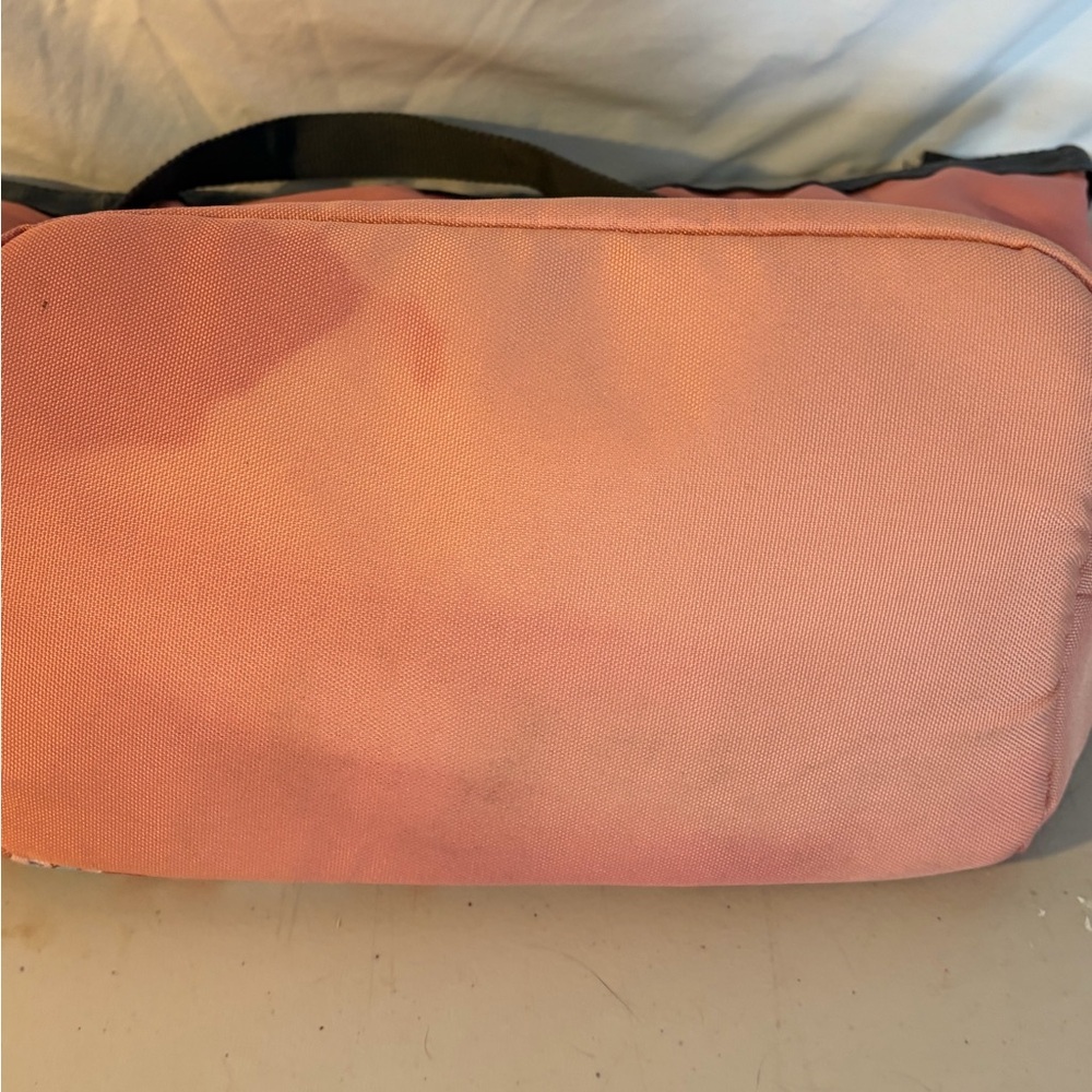 Columbia Women's insulated Multi-Color Shoulder Bag - Picture 5 of 6